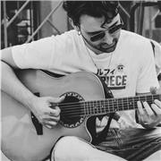 Chitarrista studente del saint Louis college of music di Roma impartisce lezioni di chitarra elettrica, teoria di base e ear training 
Residente in provincia di Viterbo ma attrezzato per lezioni online